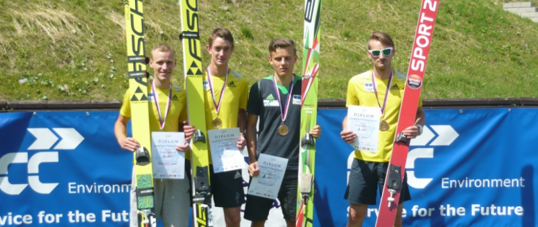 Letními mistry ČR na malém můstku jsou Hlava a Dvořák