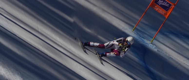 Klára Křížová boduje v super-G v Cortině, Krýzl v Kitzbühelu těsně před branami druhého kola