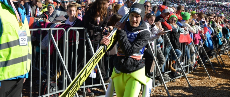 Na můstku v Planici kralovali Slovinci, Koudelka se blýskl jedenáctým místem