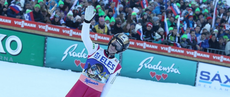 Skokanský lídr sezony Prevc si v Planici dolétl pro patnácté vítězství a zasloužený titul, nejlepší z Čechů byl osmnáctý Roman Koudelka