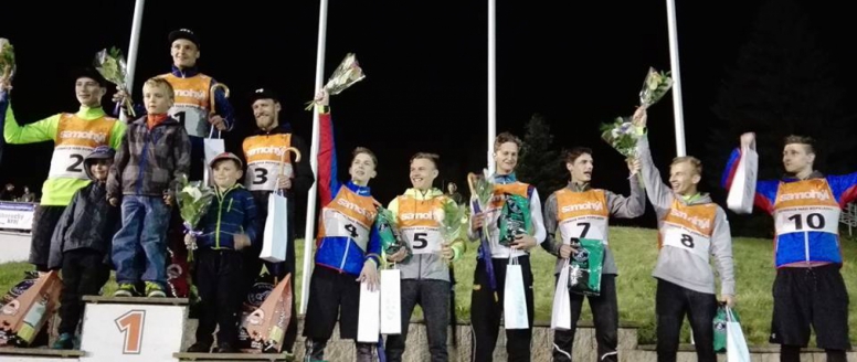 Skokanská reprezentace v čele s Romanem Koudelkou ozdobila exhibici v Lomnici nad Popelkou