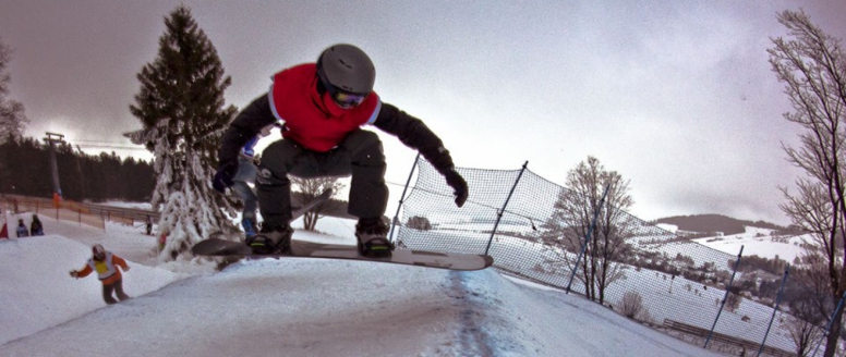 Na Dolní Moravě se jely první závody Českého poháru ve snowboardcrossu