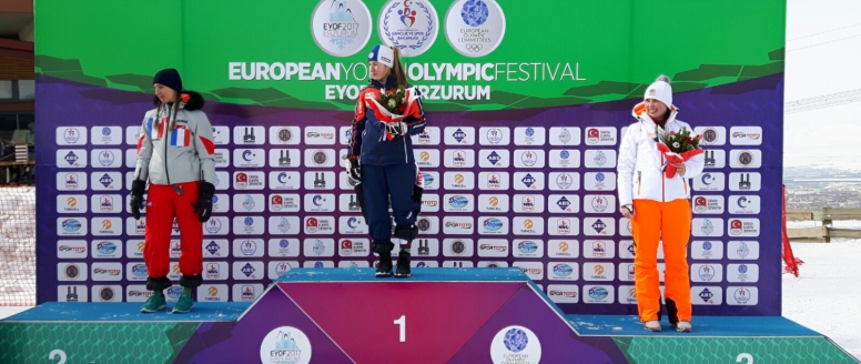 Česko slaví první medaili na Evropském olympijském festivalu mládeže! Sjezdařka Bubáková vybojovala bronz