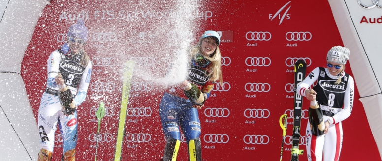 Šárka Strachová ve Squaw Valley druhá, Martina Dubovská devatenáctá