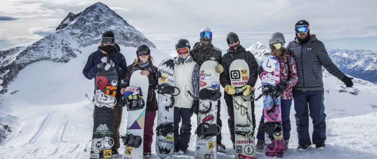 FOTOGALERIE: Soustředění freestyle snowboardistů na Hintertuxu