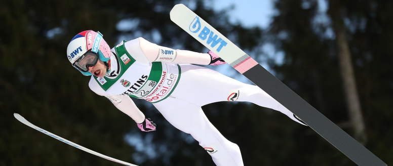 Češi doplatili na silný vítr do zad, jednokolový závod v Titisee ovládl Freitag