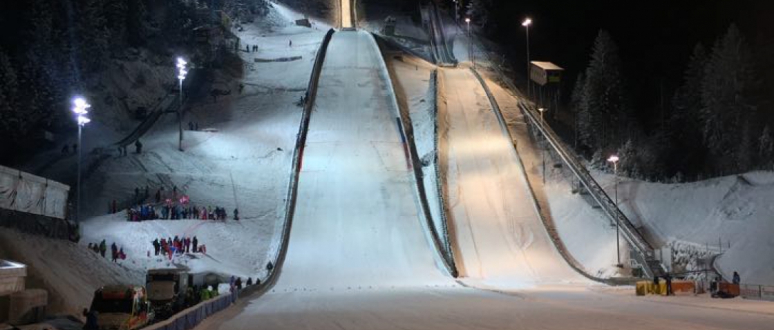 Nor Lindvik potvrdil roli favorita a bere zlato, českým juniorům se na šampionátu nedařilo