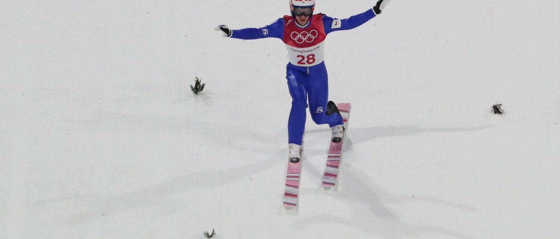 Závod na středním můstku se stal kořistí Němce Wellingera, Koudelka skončil pětadvacátý