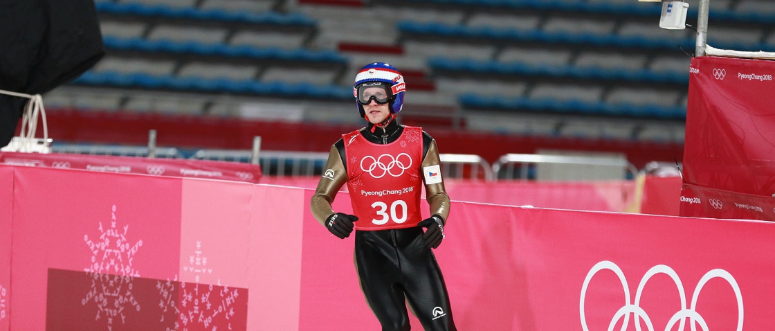 Z kvalifikace prošli tři čeští skokani, nepostoupil pouze Hlava. Vítězem se stal Johansson