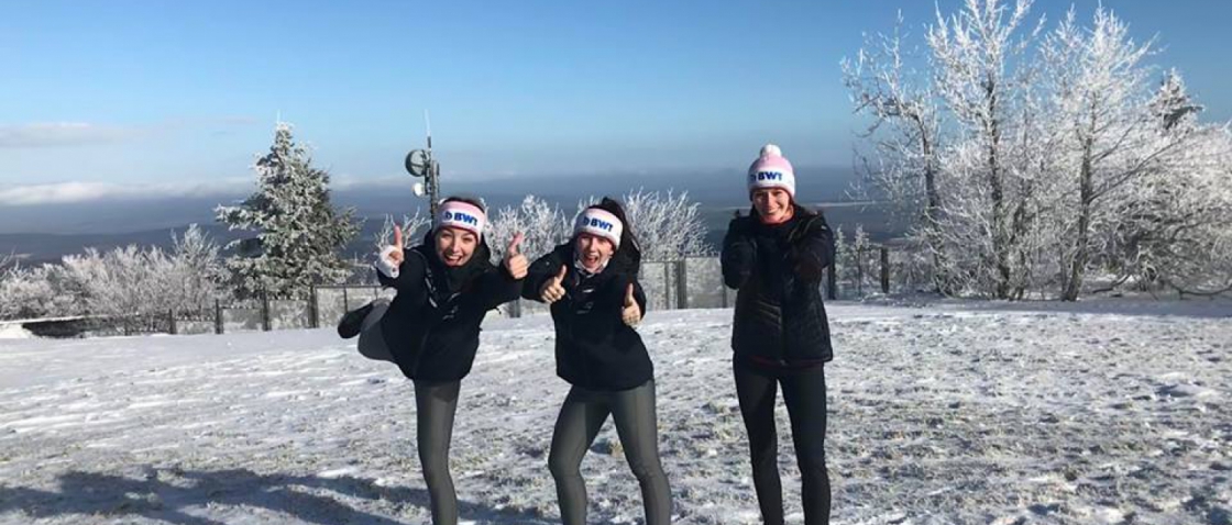 Oba závody ženského Kontinentálního poháru pro Iraschko-Stolzovou, Češky braly umístění ve druhé desítce