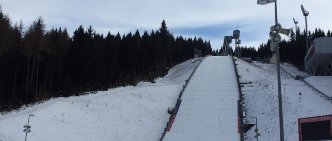 I druhý závod v Klingenthalu vyhrál Lindvik, z českých skokanů byl nejlepší Hlava