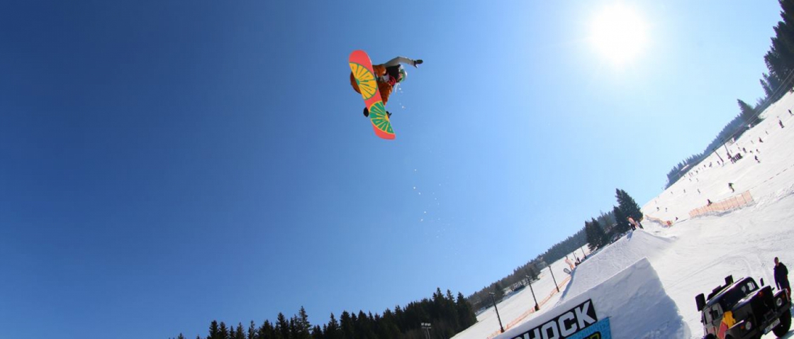 Mezinárodní soutěž ve freestyle snowboardingu se po 10 letech vrací do Pece pod Sněžkou!
