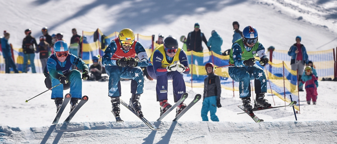 Tečku za skicrossovou sezonou obstaral Český pohár a MČR na Plešivci
