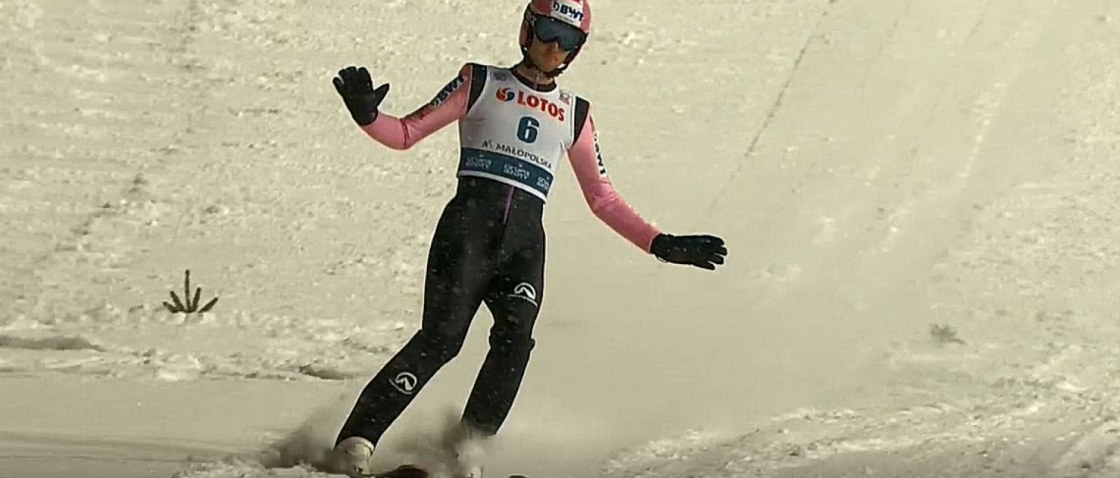 Kvalifikaci v Zakopaném vyhrál dlouhým skokem Forfang, postoupili tři čeští skokani