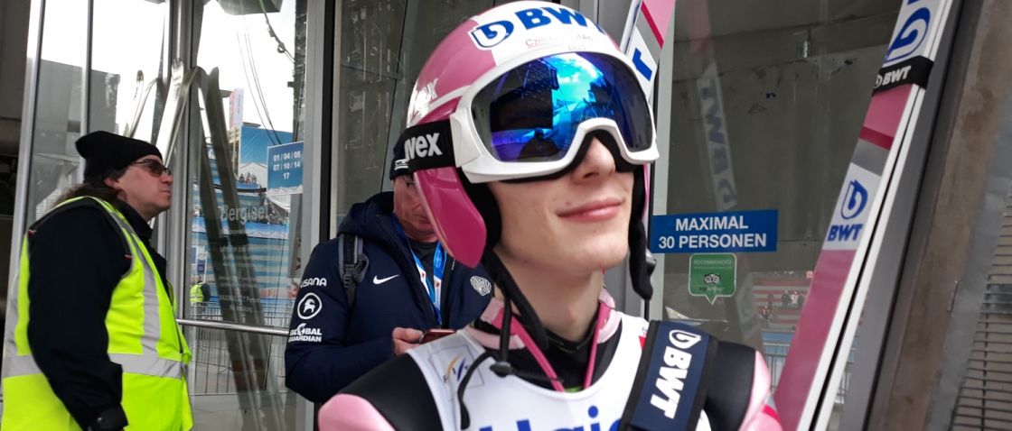 Kvalifikaci ovládli bratři Kobajašiové, postoupili Polášek a Koudelka