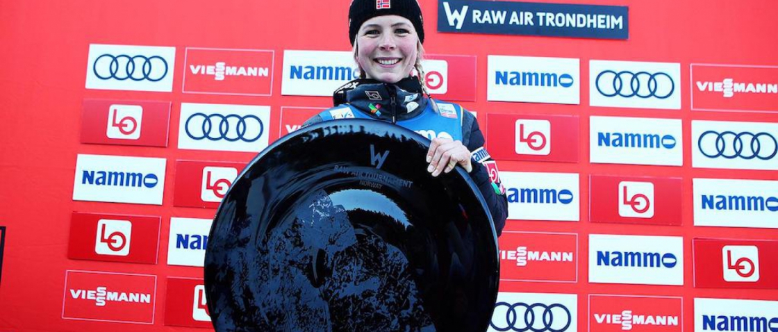 Lundbyová vyhrála premiérové Raw Air turné žen. V Trondheimu Češky nebodovaly