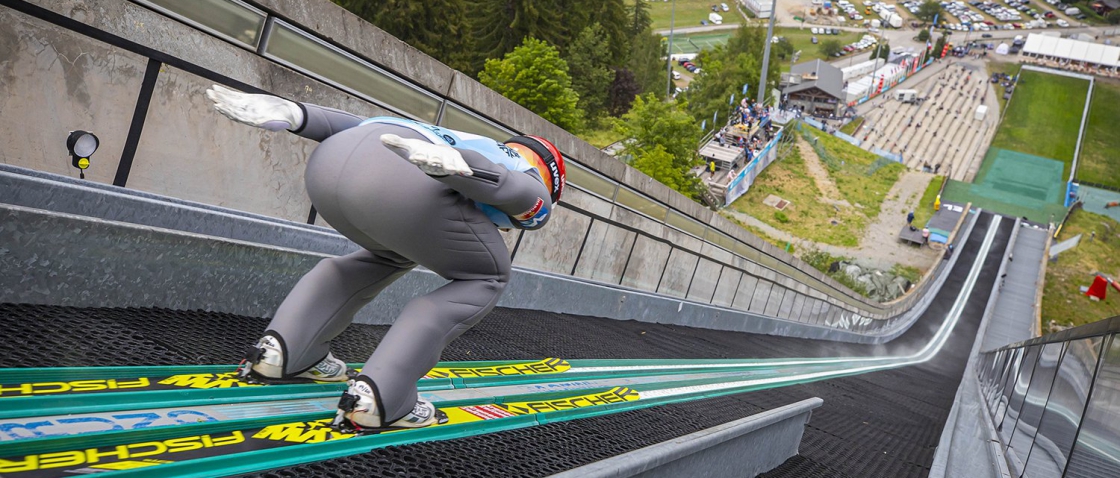 Polášek dosáhl v Grand Prix na body, muži skákali i Kontinentální pohár