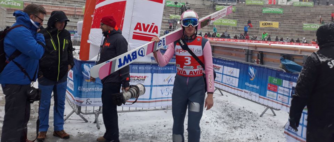 Sakala a Kožíšek kvalifikaci zvládli, vyhrál jí Kraft. Sobotní týmový závod ovládlo Polsko