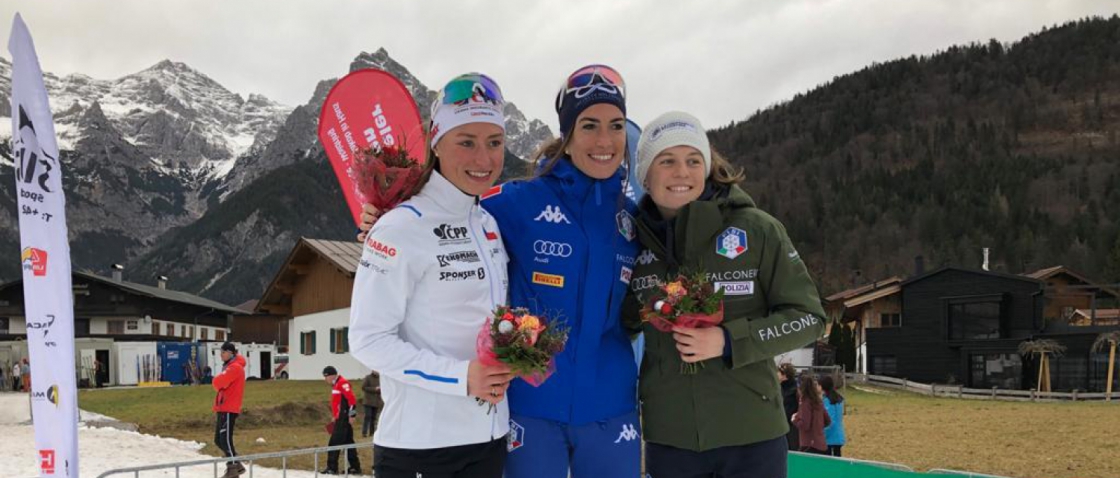 Nováková na OPA cupu vybojovala stříbro. Na stupních vítězů mezi juniory i Dufek a Havlíčková