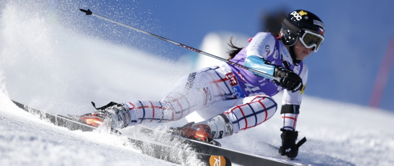 Českým sjezdařům se o víkendu dařilo. Capová ovládla závody FIS, uspěl i Bank a Pauláthová