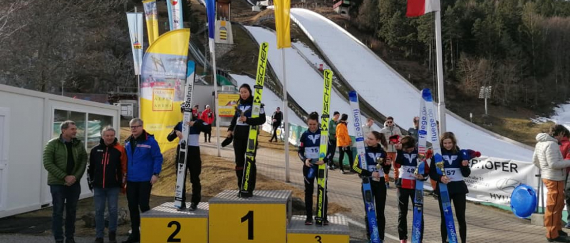 Štěpánka Ptáčková vybojovala na FIS Cupu ve Villachu krásné šesté místo, do druhého kola prošla hned pětice Češek