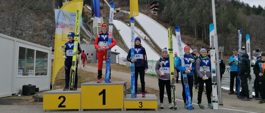 Fantastická Štěpánka Ptáčková! Ve Villachu vystoupala na třetí místo, v nejlepší desítce se umístily ještě Klára Ulrichová a Karolína Indráčková