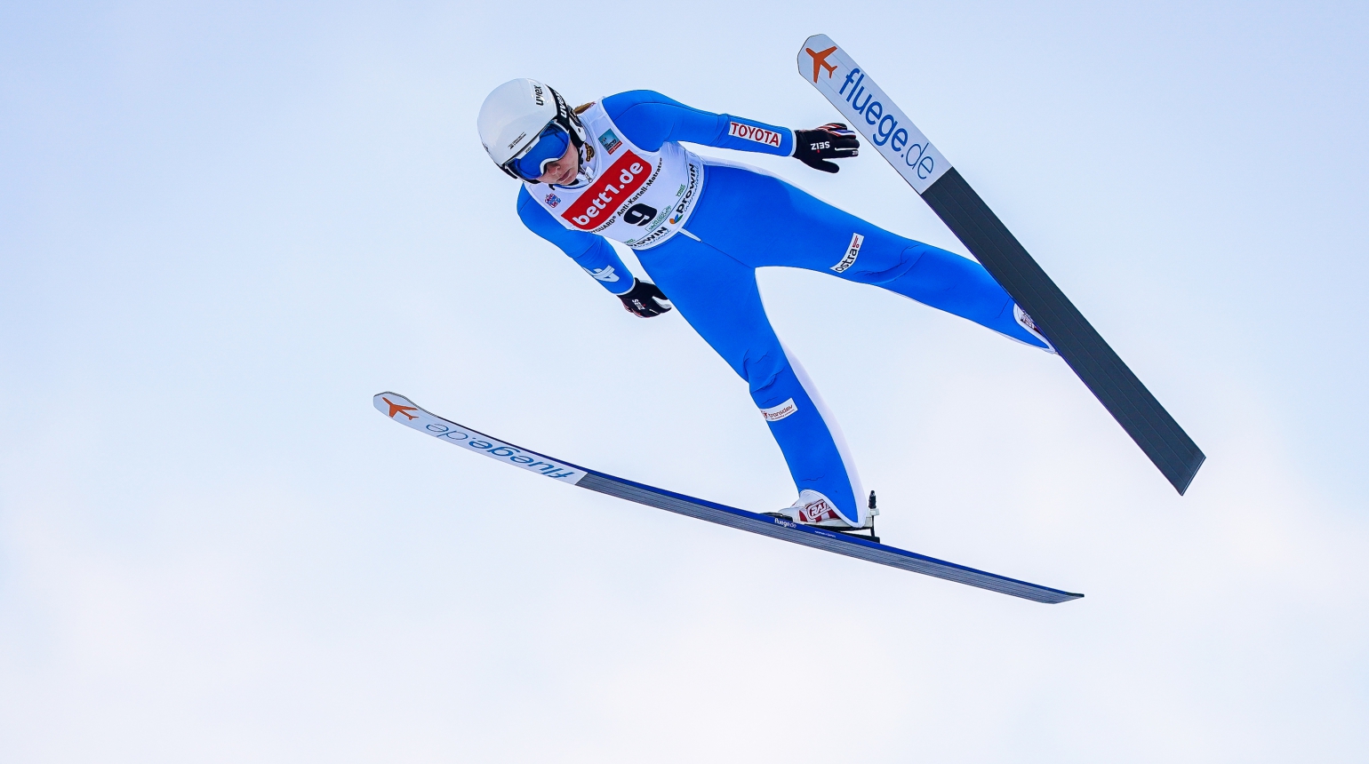 Páteční závod v Klingenthalu ovládla Rakušanka Kramerová, Indráčková se umístila v TOP 20