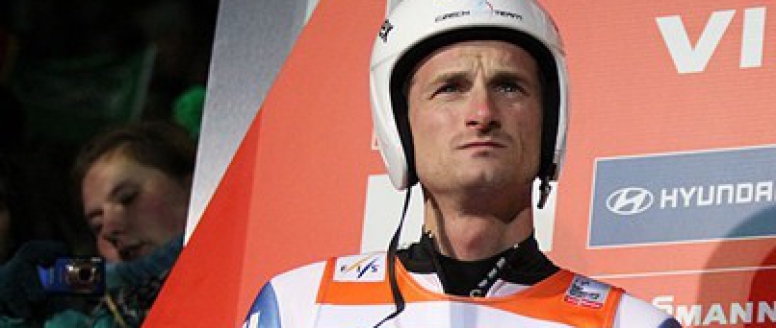 Návrat skokana Jakuba Jandy. V Engelbergu skončil pátý