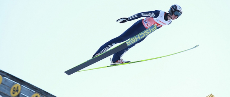 V prvním závodě Turné čtyř můstků bodoval jen Lukáš Hlava