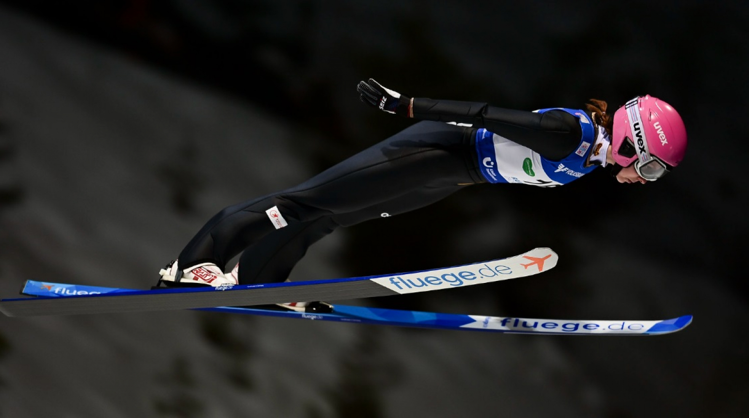 Ulrichová s Indráčkovou postoupily do hlavního závodu, Holík se v neděli nepředstaví