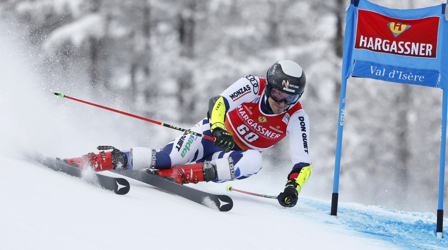 Krýzl ani Jelínková se v obřím slalomu do druhého kola nedostali. Závody ovládli Odermatt a Bassinová