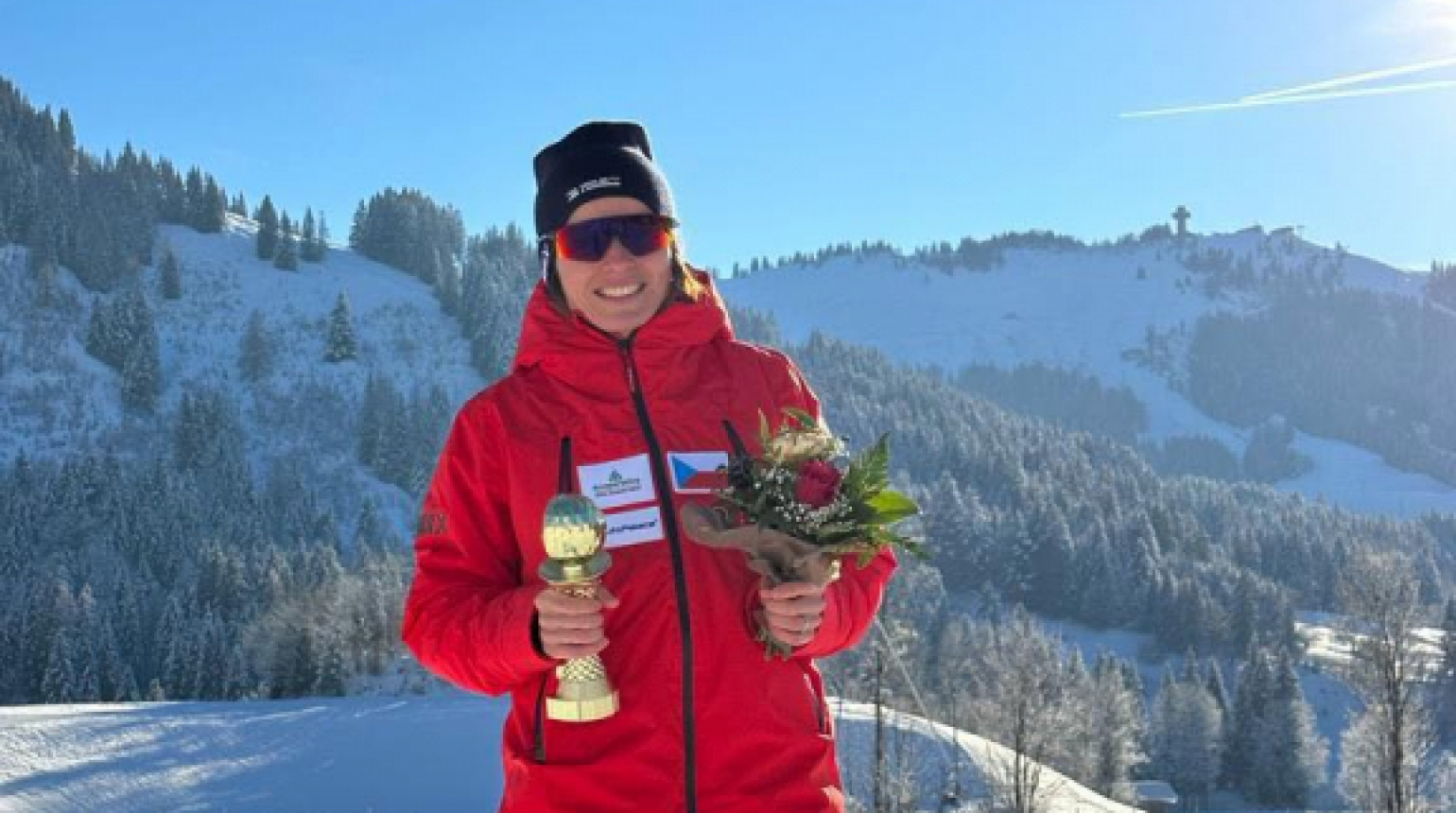 Kateřina Razýmová v Alpen Cupu stříbrná, Adam Fellner v TOP 10