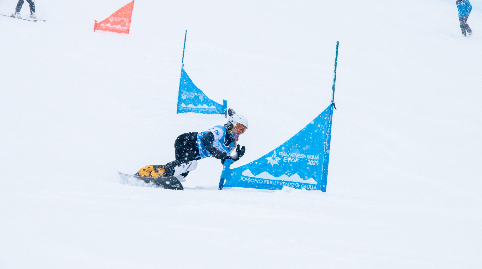 Alpští snowboardisté slaví na EYOF zisk zlata a stříbra z paralelního obřího slalomu