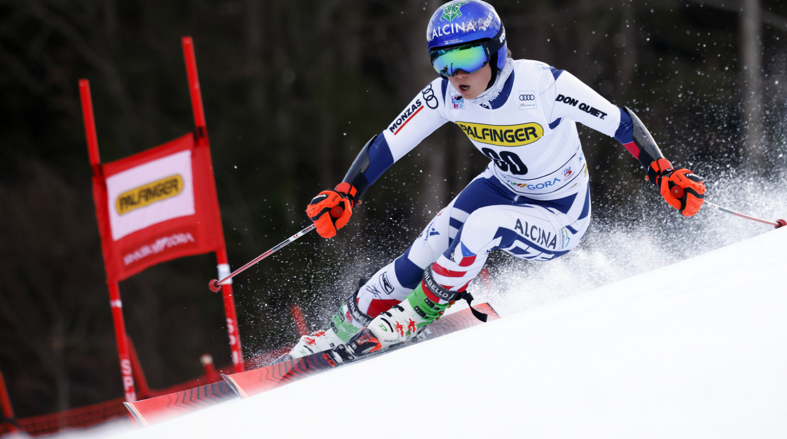 MS Francie: Adriana Jelínková pronikla v obřím slalomu do elitní třicítky, dojela 29.