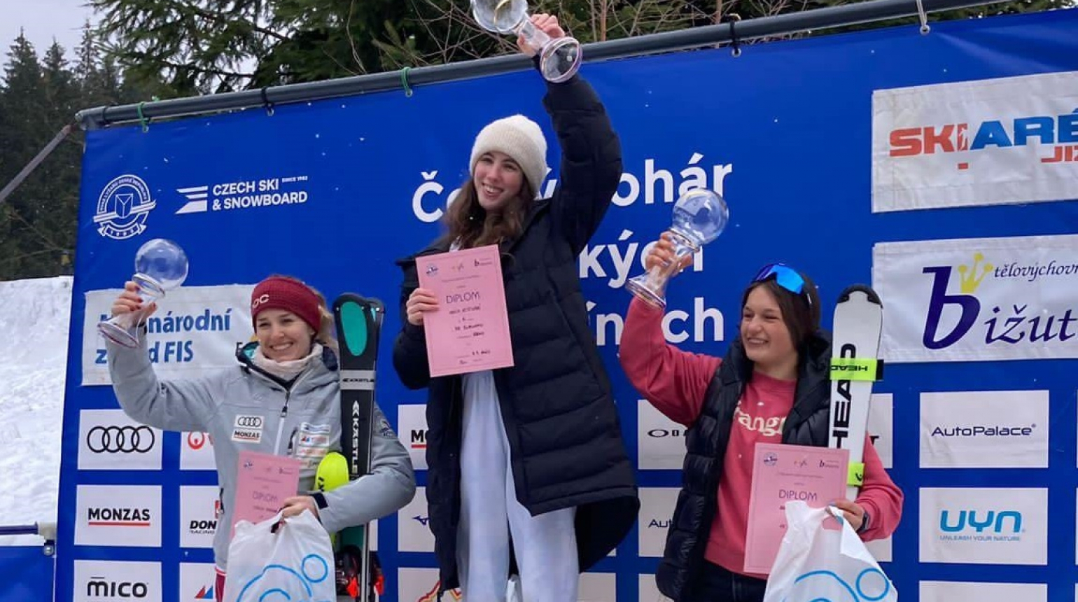 FIS Český pohár: Češi ovládli sedm z osmi závodů, dvěma vítězstvími ve slalomu se blýskla Kestlová
