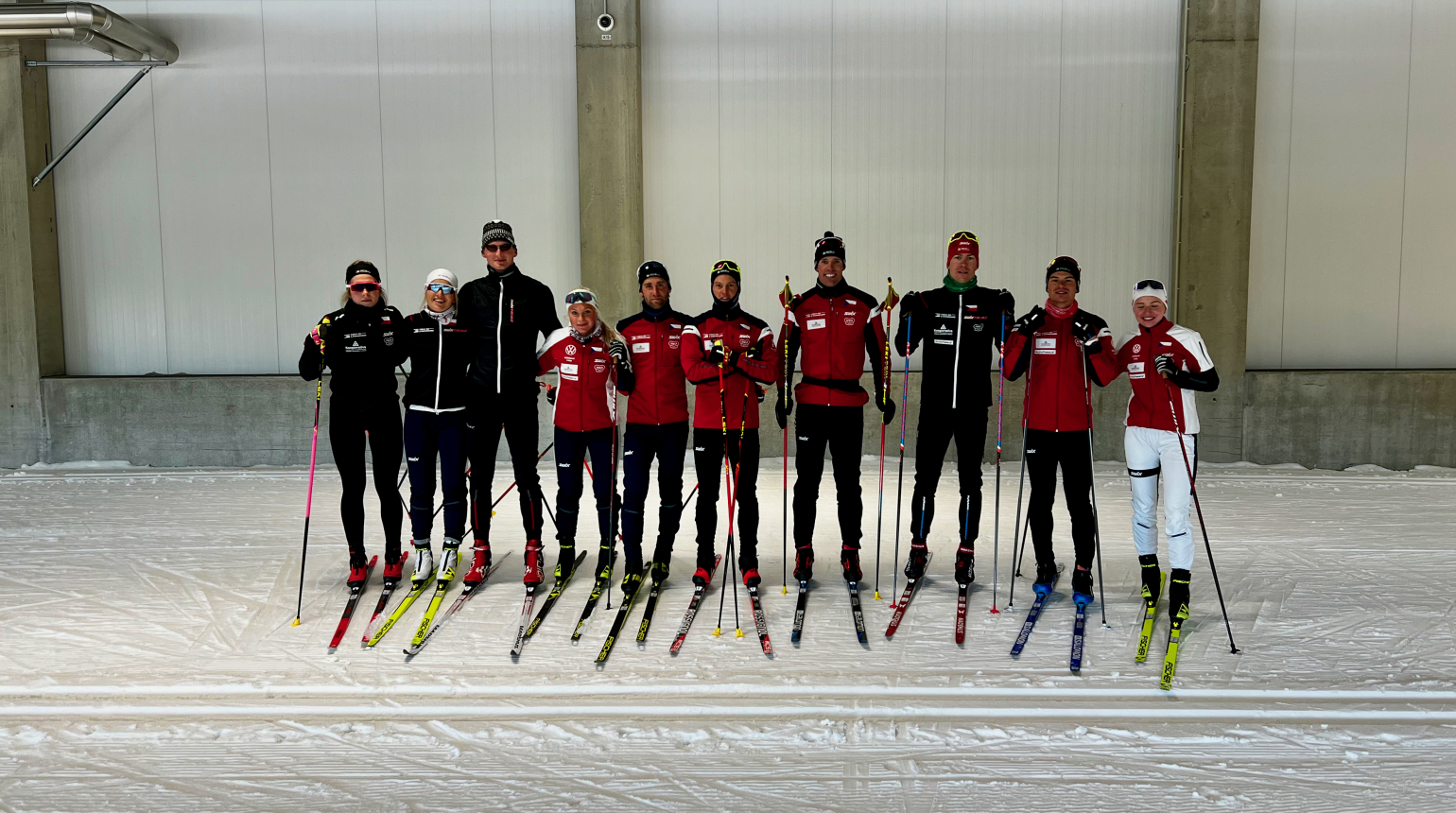 Zpátky na sněhu! Běžci na lyžích zamířili na kemp do německého Oberhofu