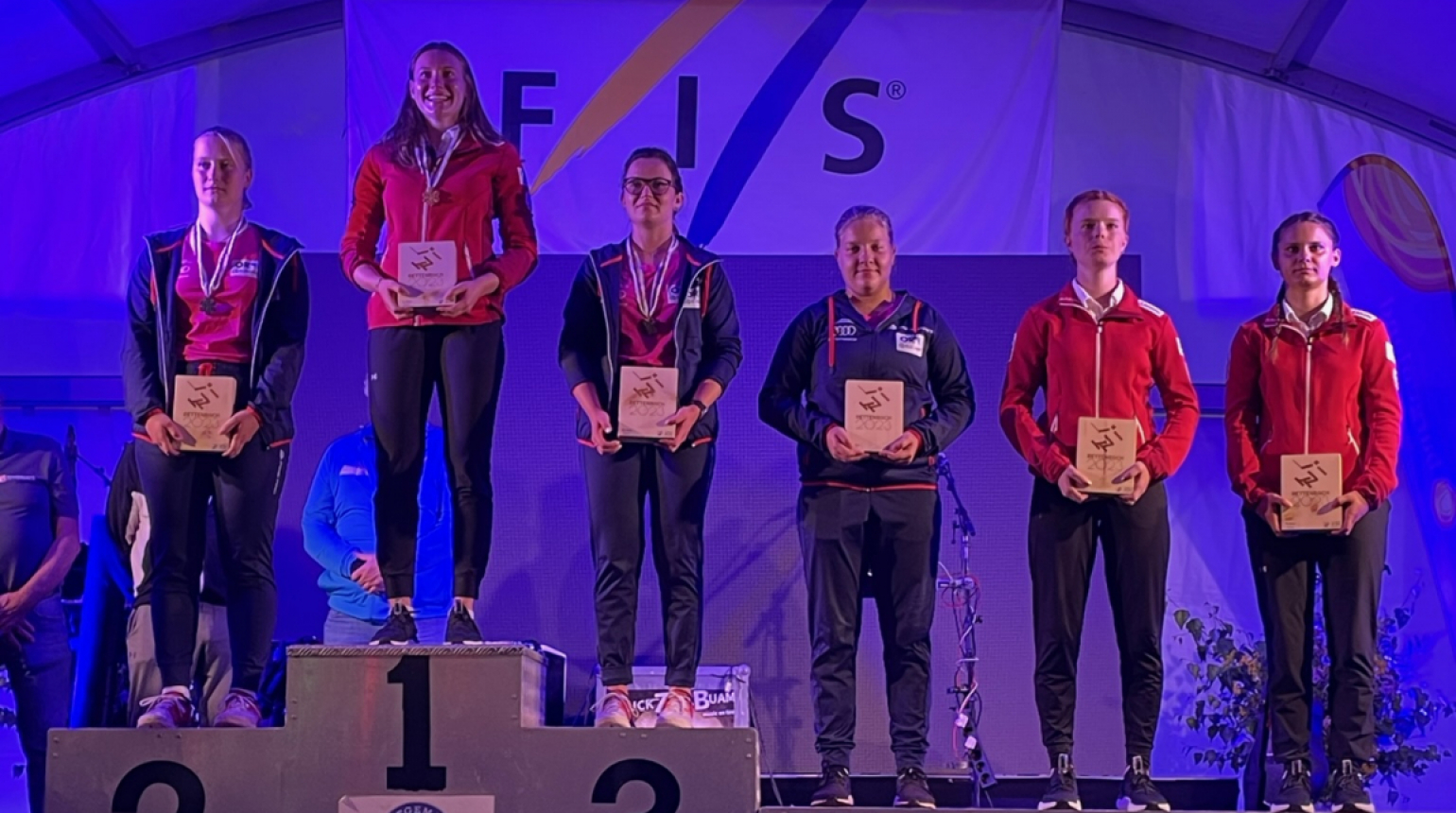 Na úvod juniorského mistrovství světa vybojovali čeští travní lyžaři tři medaile!
