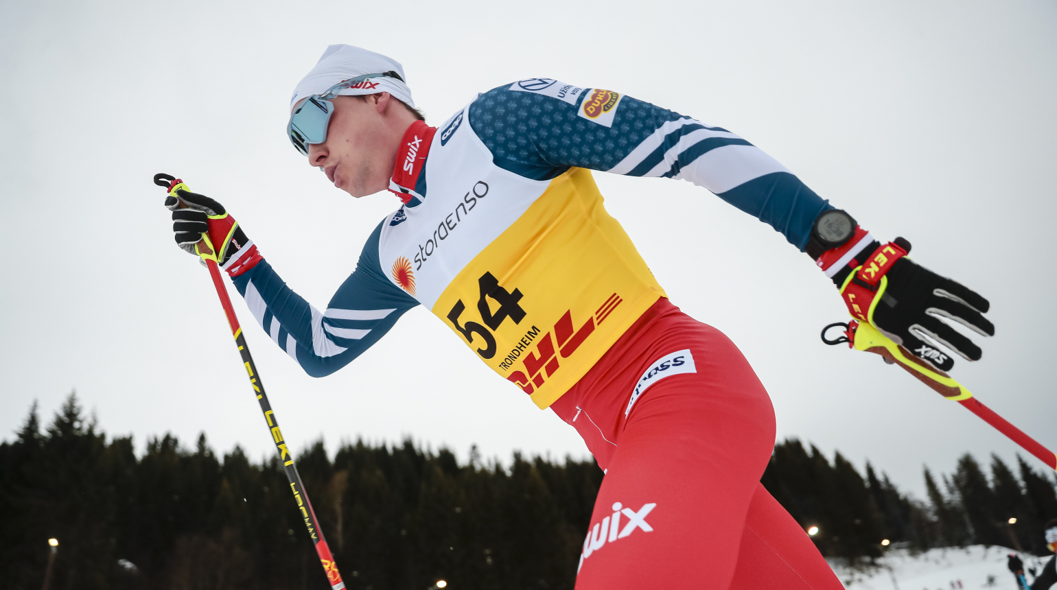 Novák vybojoval ve skiatlonu 16. místo. Na bodech také Fellner
