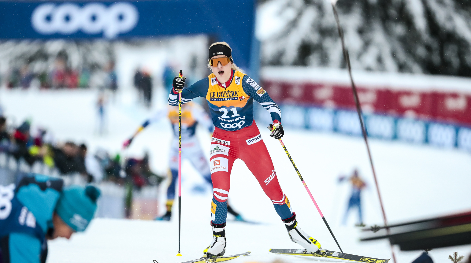 Bájný Alpe Cermis uzavřel Tour de Ski. Janatová uhájila pozici v Top 20, Fellner těsně za třicítkou