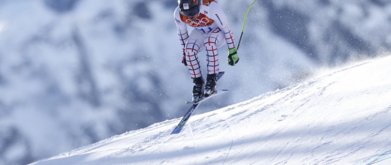 Bank v olympijském sjezdu na výborném dvacátém místě, Vráblík pětatřicátý.