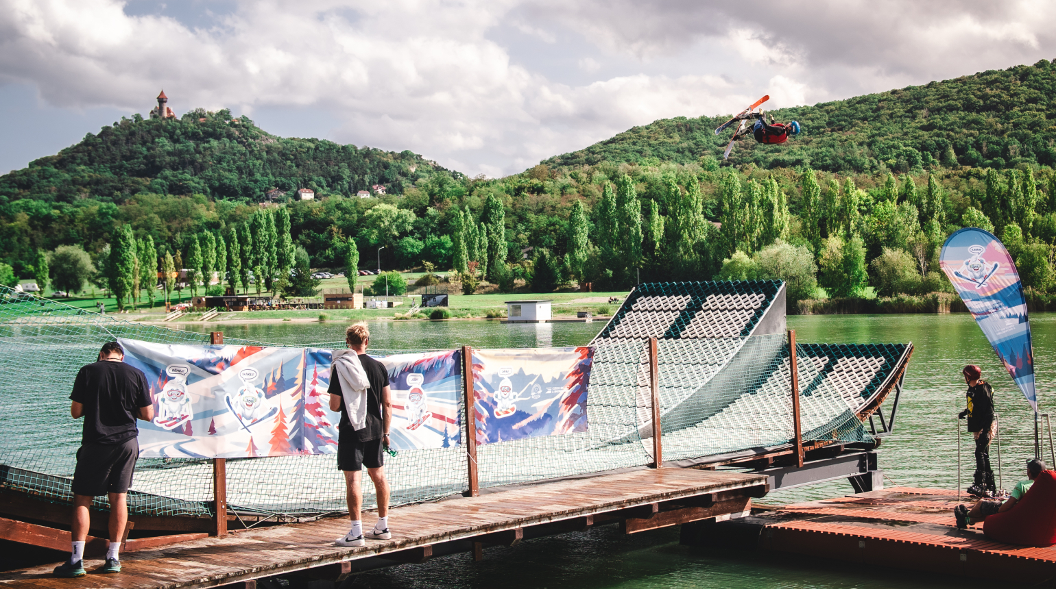 Výzva zimních sportů ukázala dětem kouzlo lyží a snowboardu i mimo sníh