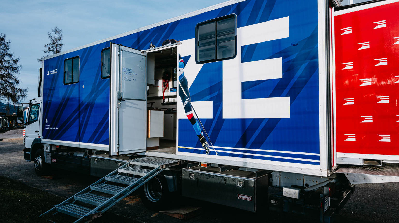 Dorazte do Ski a Bike Centra Radotín na Mazací workshop Swix & Svazu lyžařů ČR s prohlídkou servisního kamionu