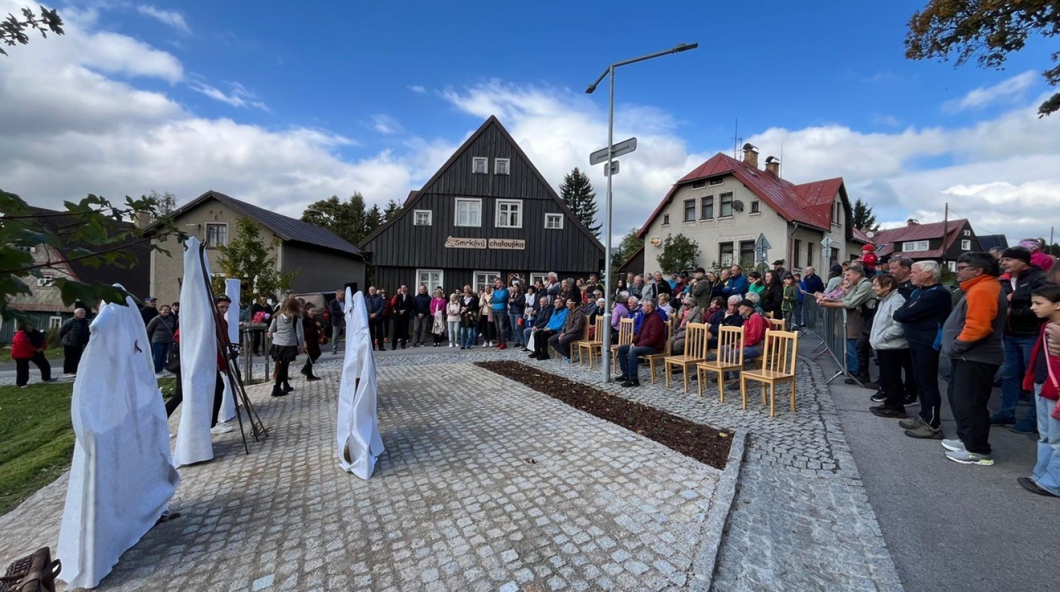 V Příchovicích se odhaloval pomník úspěšných olympioniků