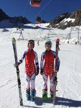 Zuzka Zemková a Josefína Volopichová