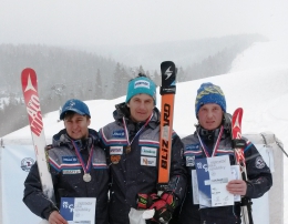 Pódium: 2. Adam Kotzmann, 1. Kryštof Krýzl, 3. Ondřej Berndt