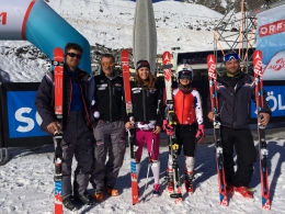 trenéři a závodnice v Söldenu