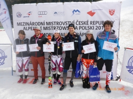 Medialisté z MČR ve slalomu: Capová, Berndt, Pauláthová, Krýzl, Rudolfová, Zybastřan