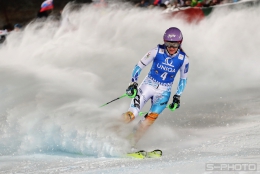 6. nejrychlepší slalomářka SP na  Semmeringu Šárka Strachová brzdí v cíli