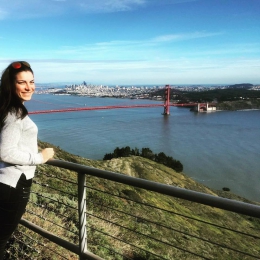 Martina Dubovská s Golden Gate Bridge v San Fanciscu