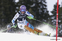 Šárka Strachová v 1. kole SP ve Squaw Valley 